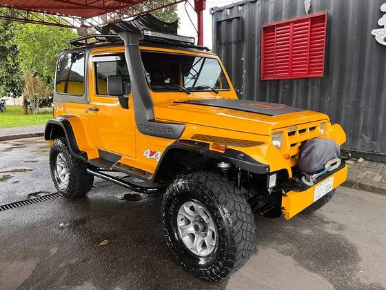 TROLLER T4 2.8 TETO RÍGIDO 12V TURBO INTERCOOLER DIESEL 2P MANUAL