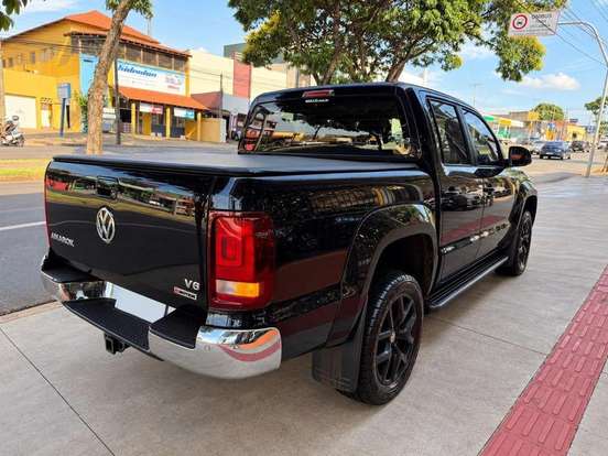 VOLKSWAGEN-AMAROK-2021
