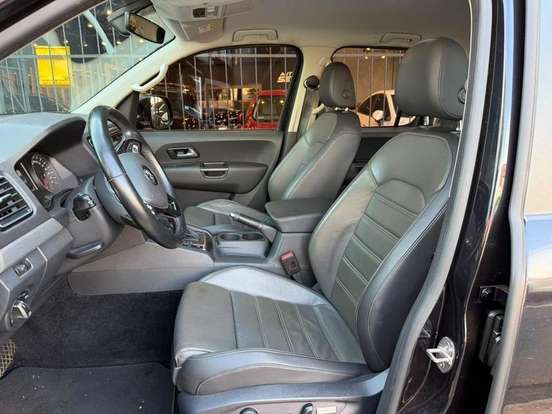 VOLKSWAGEN-AMAROK-2021