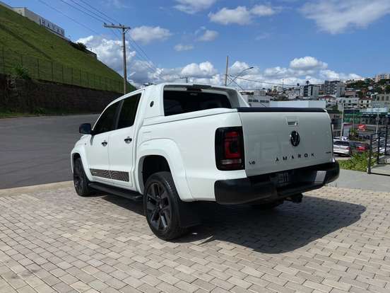 VOLKSWAGEN-AMAROK-2024