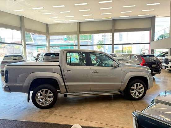 VOLKSWAGEN-AMAROK-2024