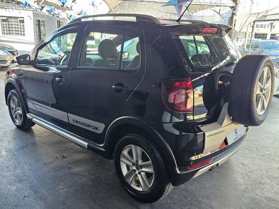 VOLKSWAGEN-CROSSFOX-2011