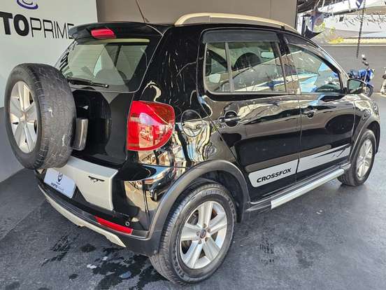 VOLKSWAGEN-CROSSFOX-2011