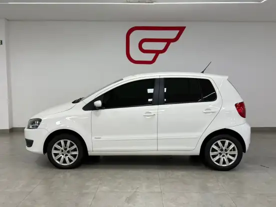 VOLKSWAGEN-FOX-2014