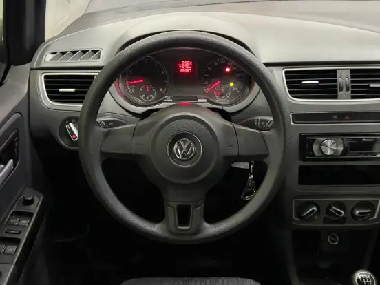 VOLKSWAGEN-FOX-1.0 MI 8V FLEX 4P MANUAL VOLKSWAGEN-FOX-2014