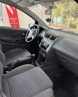 VOLKSWAGEN-FOX-2010