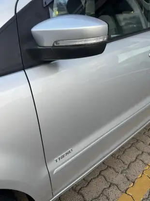 VOLKSWAGEN-FOX-2012