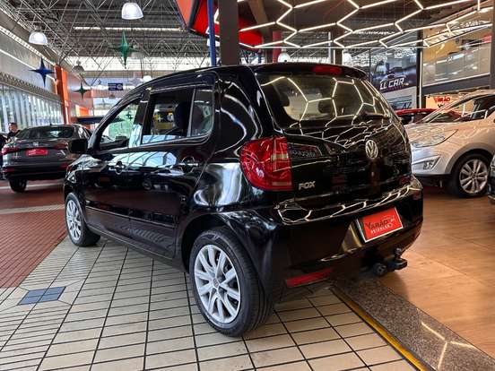 VOLKSWAGEN-FOX-2012