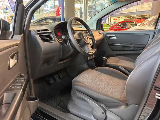 VOLKSWAGEN-FOX-1.0 MI 8V FLEX 4P MANUAL VOLKSWAGEN-FOX-2012