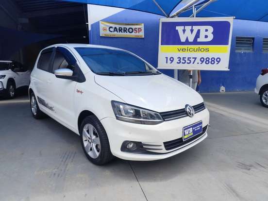 VOLKSWAGEN-FOX-2015