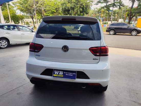 VOLKSWAGEN-FOX-2015