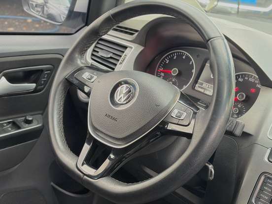 VOLKSWAGEN-FOX-1.6 MSI COMFORTLINE 8V FLEX 4P MANUAL VOLKSWAGEN-FOX-2017