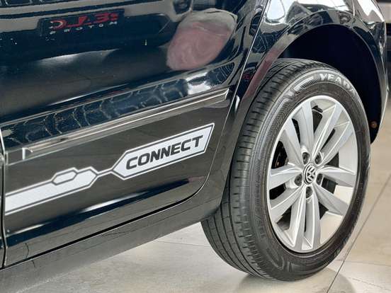VOLKSWAGEN-FOX-2018