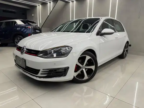VOLKSWAGEN-GOLF-2014