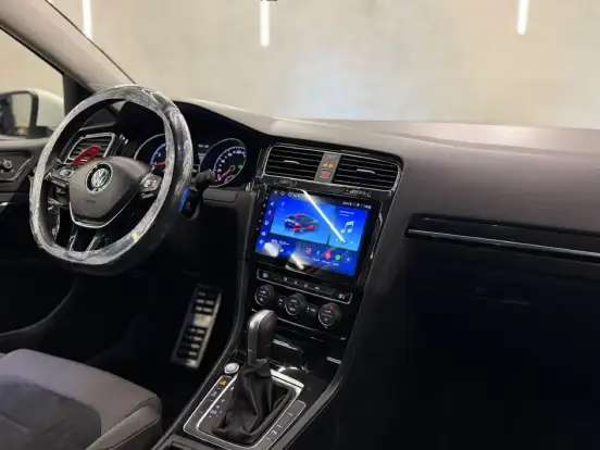 VOLKSWAGEN-GOLF-2014