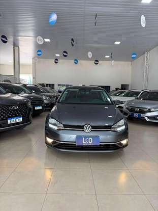 VOLKSWAGEN-GOLF-2018