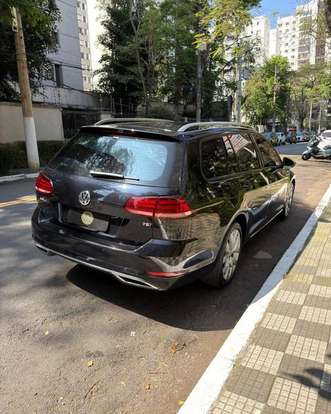 VOLKSWAGEN-GOLF-2017