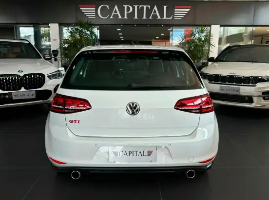 VOLKSWAGEN-GOLF-2016