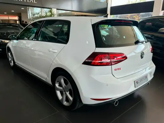 VOLKSWAGEN-GOLF-2.0 TSI GTI 16V TURBO GASOLINA 4P AUTOMÁTICO VOLKSWAGEN-GOLF-2016
