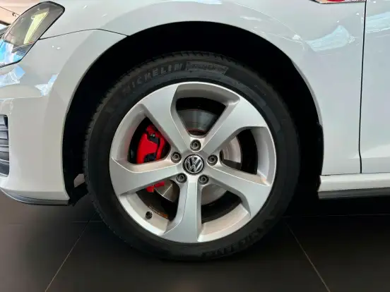 VOLKSWAGEN-GOLF-2.0 TSI GTI 16V TURBO GASOLINA 4P AUTOMÁTICO VOLKSWAGEN-GOLF-2016