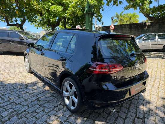 VOLKSWAGEN-GOLF-2015