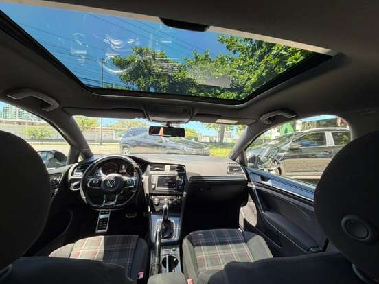 VOLKSWAGEN-GOLF-2015