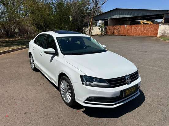 VOLKSWAGEN-JETTA-1.4 250 TSI TOTAL FLEX COMFORTLINE TIPTRONIC VOLKSWAGEN-JETTA-2017