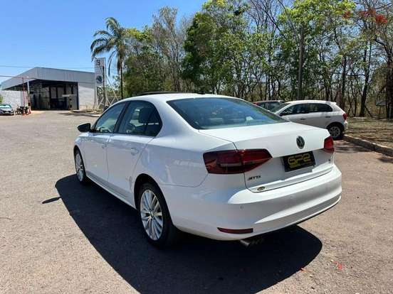 VOLKSWAGEN-JETTA-1.4 250 TSI TOTAL FLEX COMFORTLINE TIPTRONIC VOLKSWAGEN-JETTA-2017