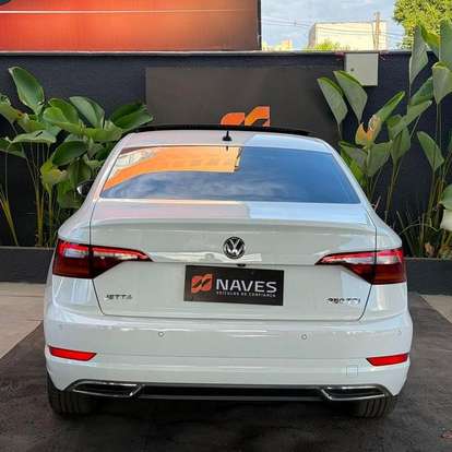 VOLKSWAGEN-JETTA-2020