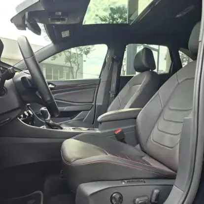 VOLKSWAGEN-JETTA-2023