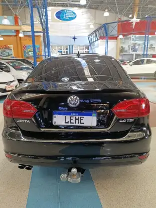 VOLKSWAGEN-JETTA-2012
