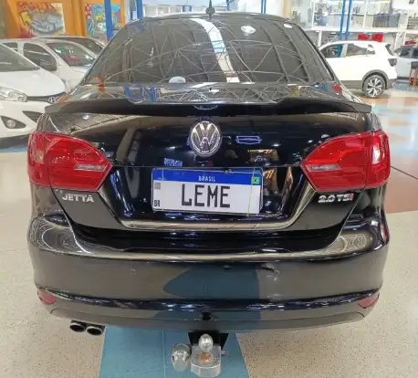 VOLKSWAGEN-JETTA-2012