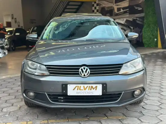 VOLKSWAGEN-JETTA-2014
