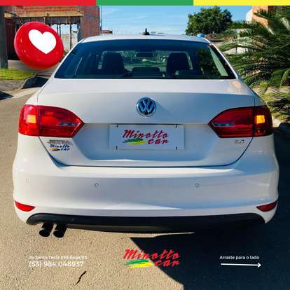 VOLKSWAGEN-JETTA-2012