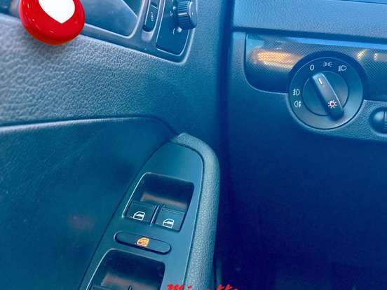VOLKSWAGEN-JETTA-2.0 COMFORTLINE FLEX 4P TIPTRONIC VOLKSWAGEN-JETTA-2012