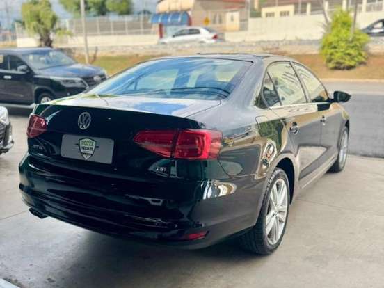 VOLKSWAGEN-JETTA-2015