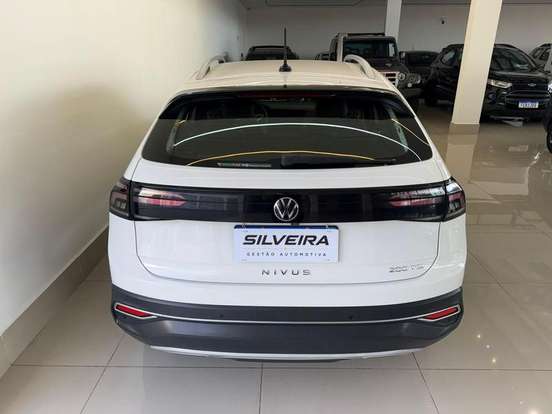 VOLKSWAGEN-NIVUS-1.0 200 TSI TOTAL FLEX HIGHLINE AUTOMÁTICO VOLKSWAGEN-NIVUS-2023