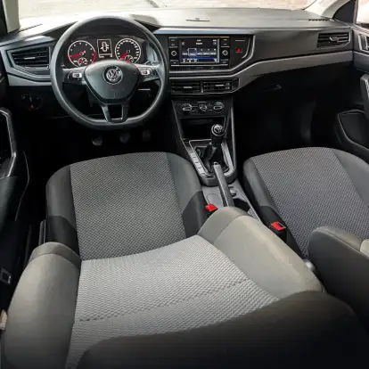 VOLKSWAGEN-POLO-2020