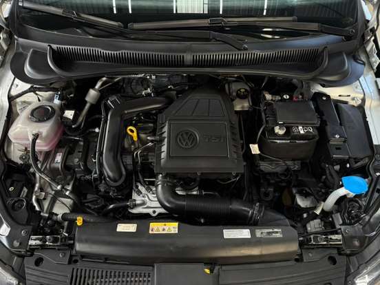 VOLKSWAGEN-POLO-2023