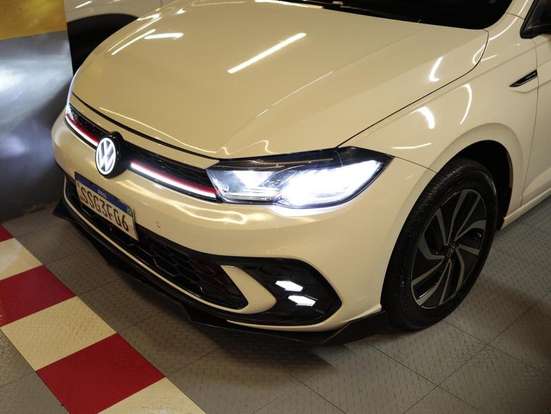 VOLKSWAGEN-POLO-2023