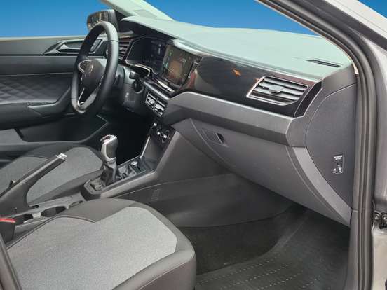 VOLKSWAGEN-POLO-2025