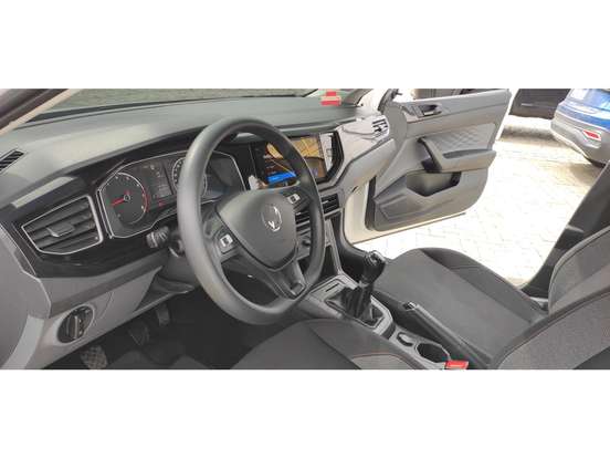 VOLKSWAGEN-POLO-2024