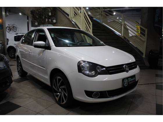 VOLKSWAGEN POLO SEDAN 1.6 MI 8V FLEX 4P MANUAL