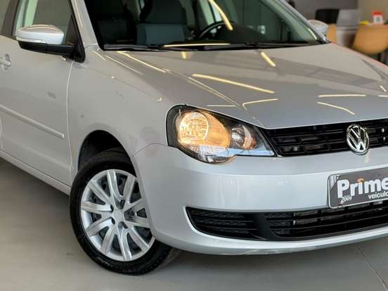 VOLKSWAGEN-POLO SEDAN-2012