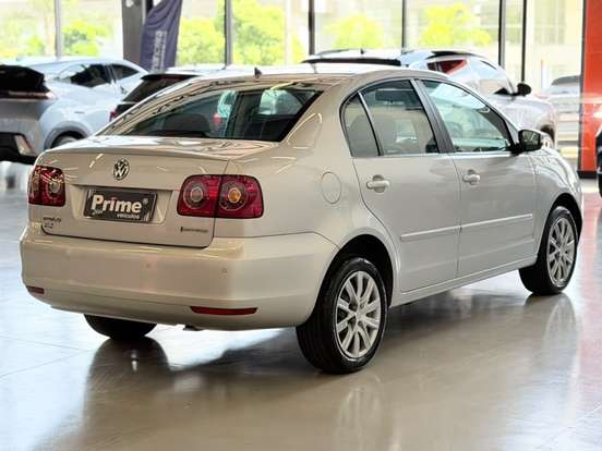 VOLKSWAGEN-POLO SEDAN-1.6 MI COMFORTLINE 8V FLEX 4P MANUAL VOLKSWAGEN-POLO SEDAN-2012