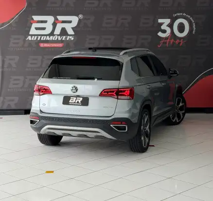 VOLKSWAGEN-TAOS-2025