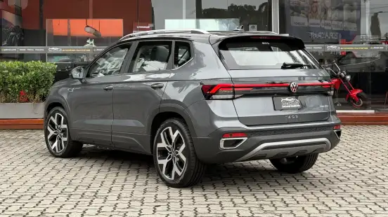 VOLKSWAGEN-TAOS-2026