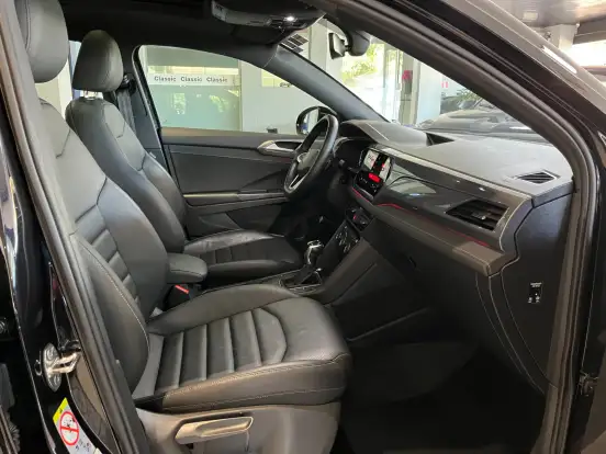 VOLKSWAGEN-TAOS-2021