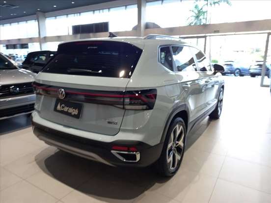 VOLKSWAGEN-TAOS-2026