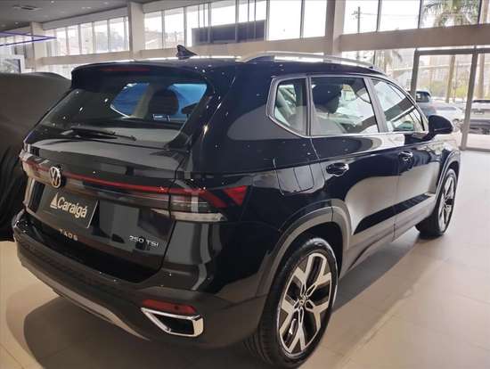 VOLKSWAGEN-TAOS-2026
